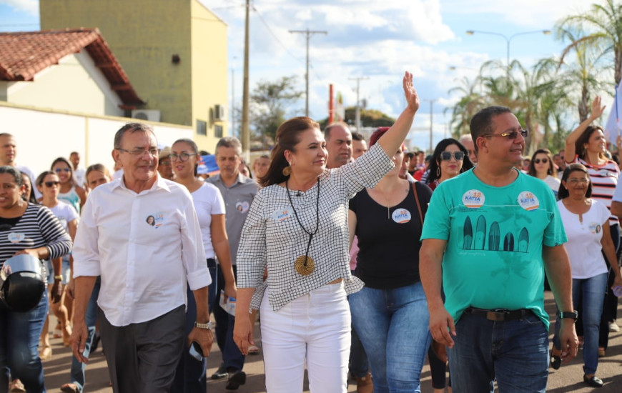 Candidata realiza grande caminhada na cidade