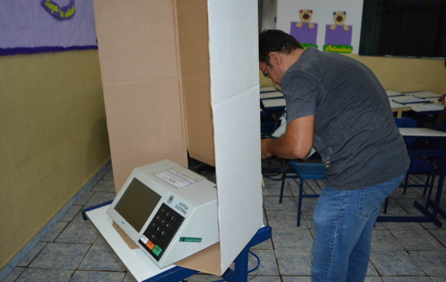 Urnas já estão em funcionamento em todo o País desde as 8 horas;