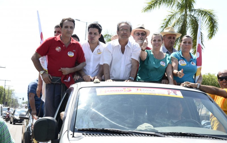 Marcelo Miranda em carreata em Palmas