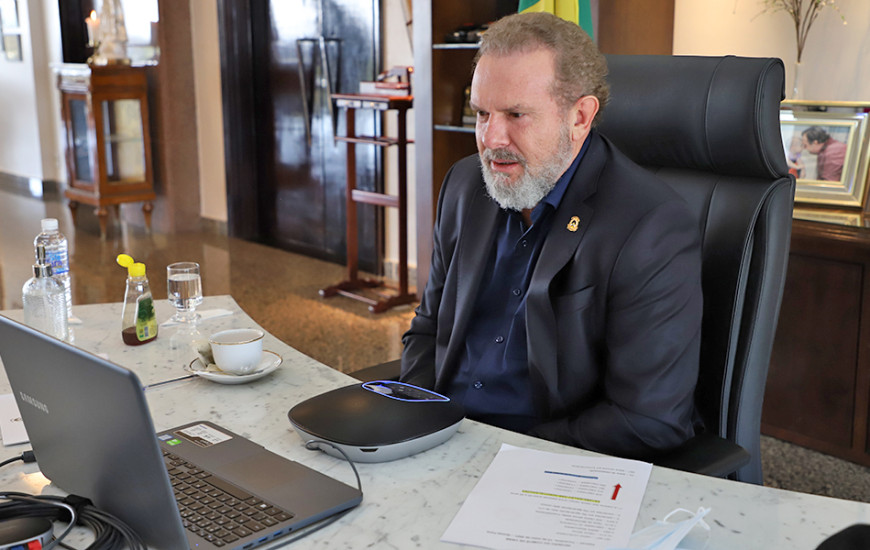 Carlesse diz que medidas não são afrouxamento, pois vai reforçar a fiscalização