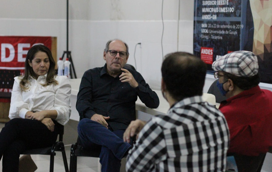 Reunião de Ronaldo Dimas com professores e sindicalistas da Unirg