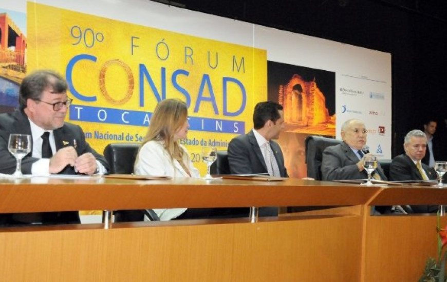 Siqueira Campos na abertura do Consad