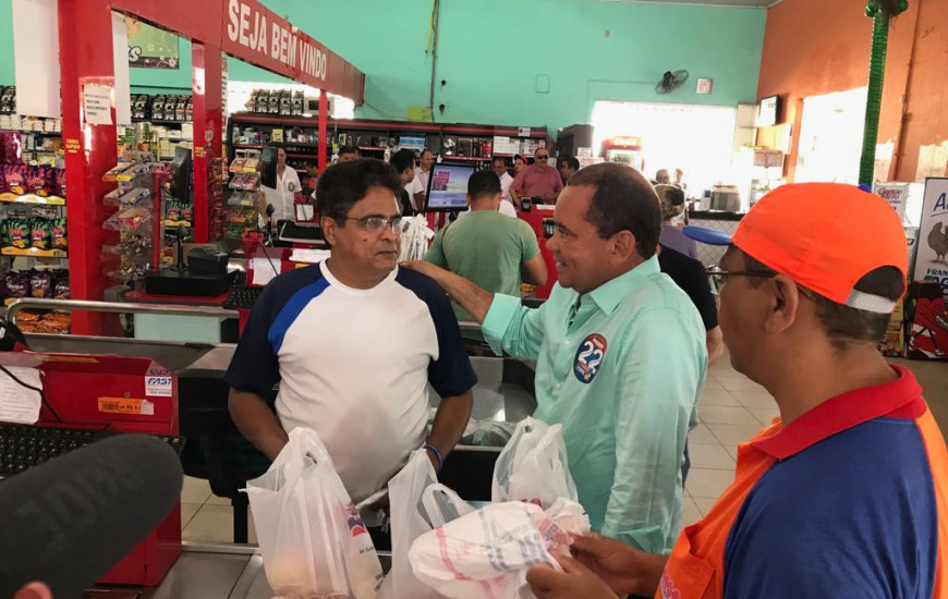 Vicentinho vai a Porto Nacional em busca de votos do primeiro turno