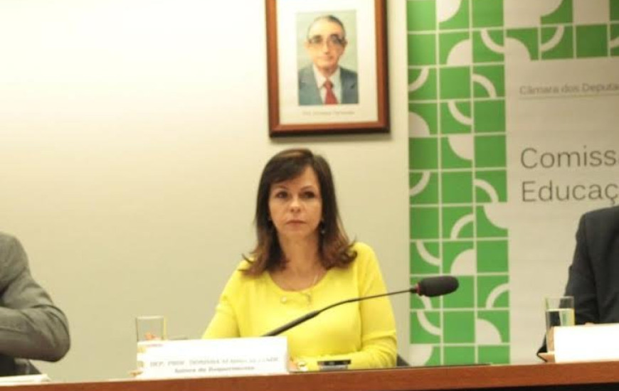 Deputada federal Profª Dorinha