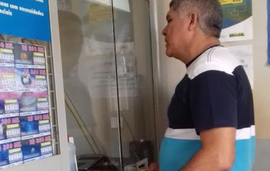 Cláudio é um apostador assíduo das loterias da Caixa