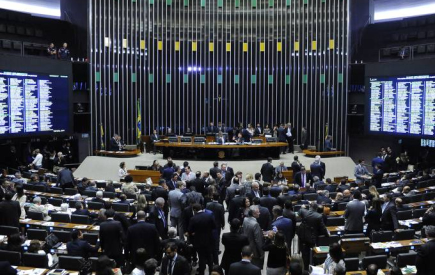 Também devem ser votados nesta 3ª requerimentos dos deputados 