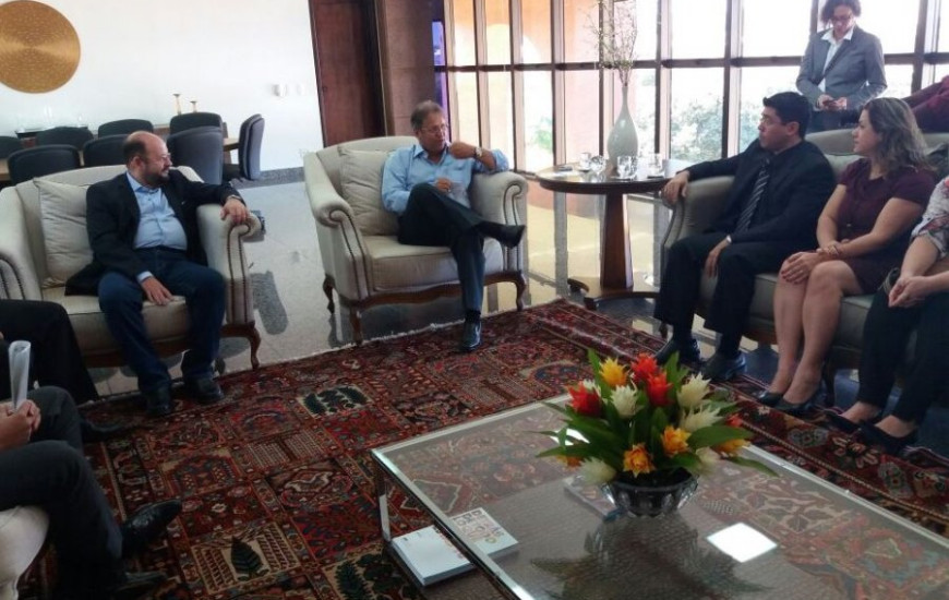 Nova diretoria toma posse