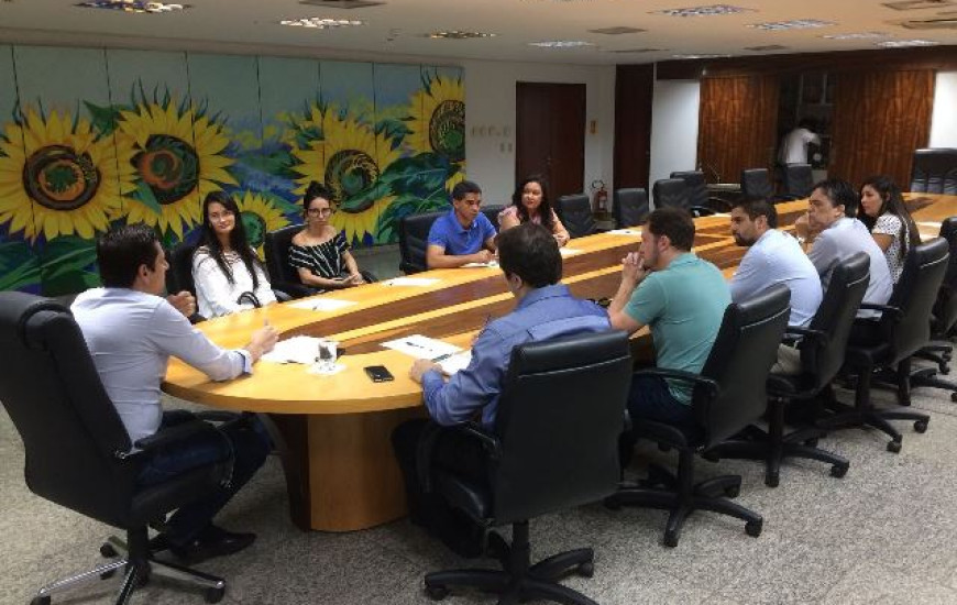 Olyntho recebe representantes de cartórios