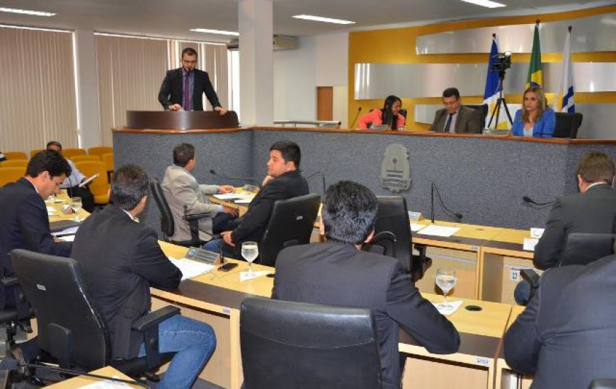 Vereadores criticam valores de energia elétrica e pedem auditoria