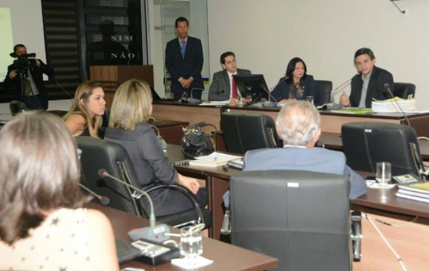 Valderez organizou a audiência pública