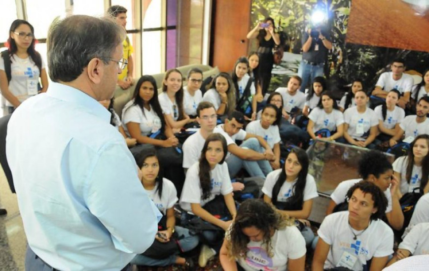 Governador recebe estudantes