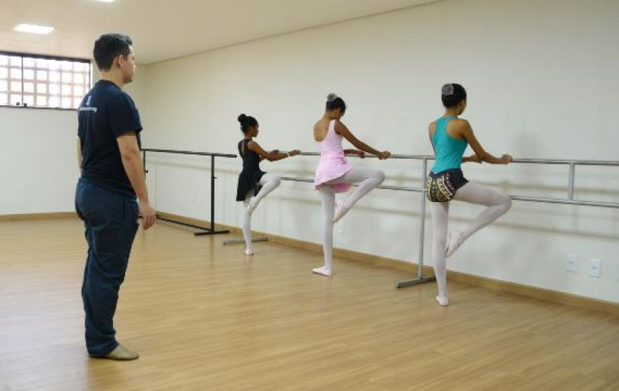 Balé é um dos cursos oferecidos