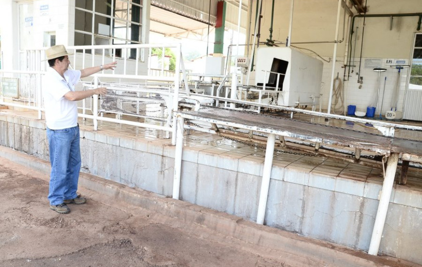 Gilcimar na cooperativa onde industrializa o leite