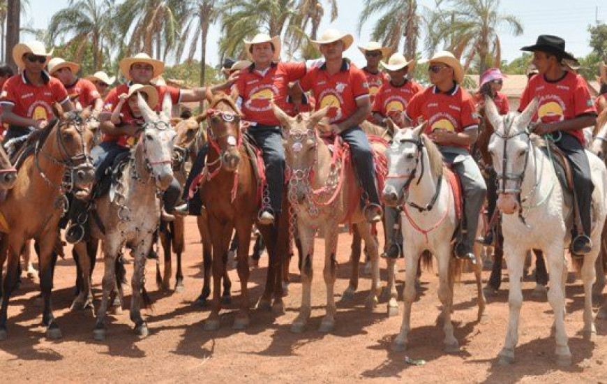 Deputado participa de cavalgada