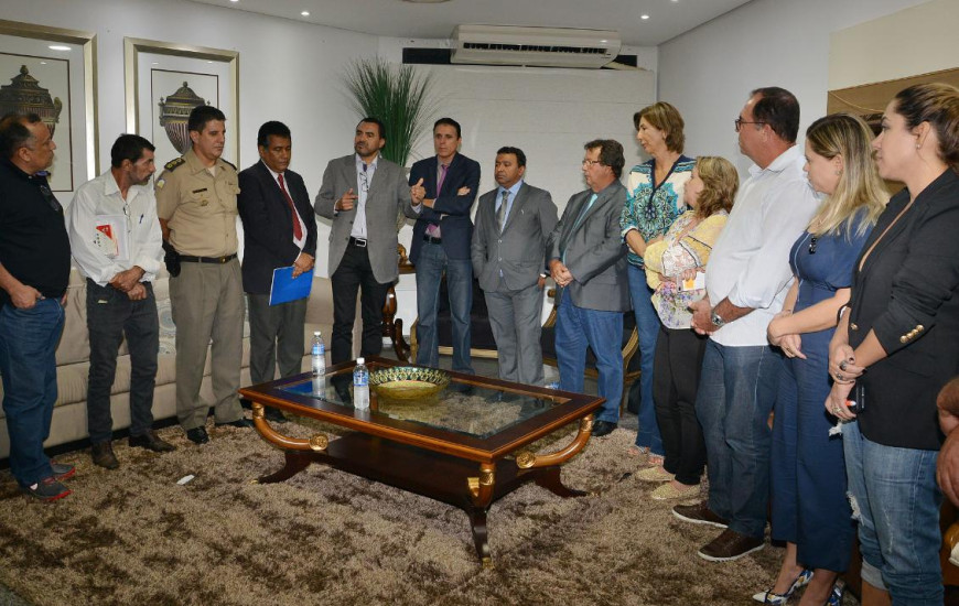 Representantes de sindicatos pedem apoio a deputados