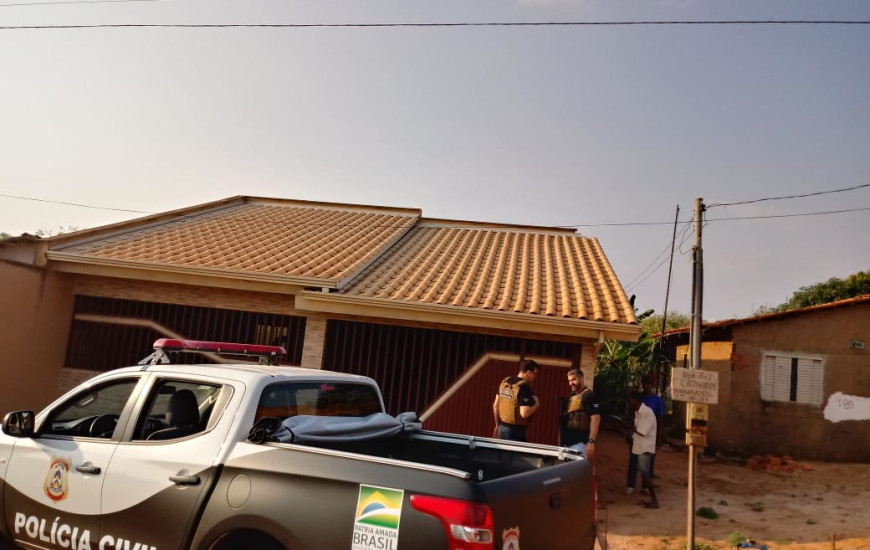 Mandados foram cumpridos nas residências dos investigados