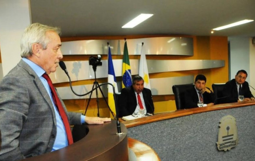 Hiram Gomes defende doação de terrenos