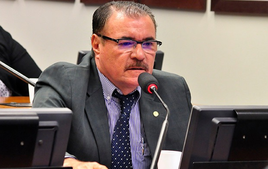 Deputado Cícero Almeida pediu vista de matéria