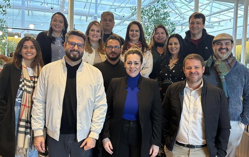 Prefeita, ao lado do deputado Mantoan e sua equipe em Barcelona