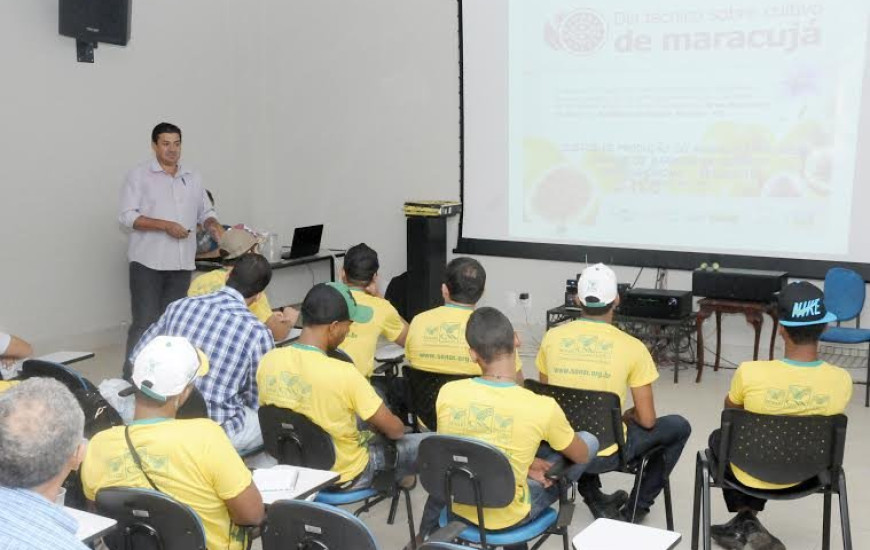 Dia técnico sobre cultivo do maracujá
