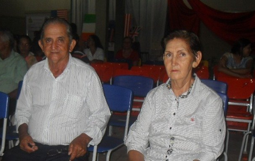Dona Maria (d) e João Mineiro (e)