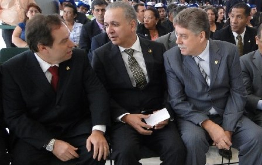 Senadores participam de evento em Brasília