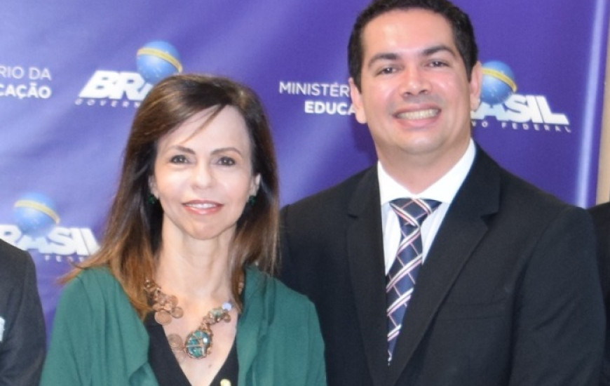 Deputada federal Professora Dorinha