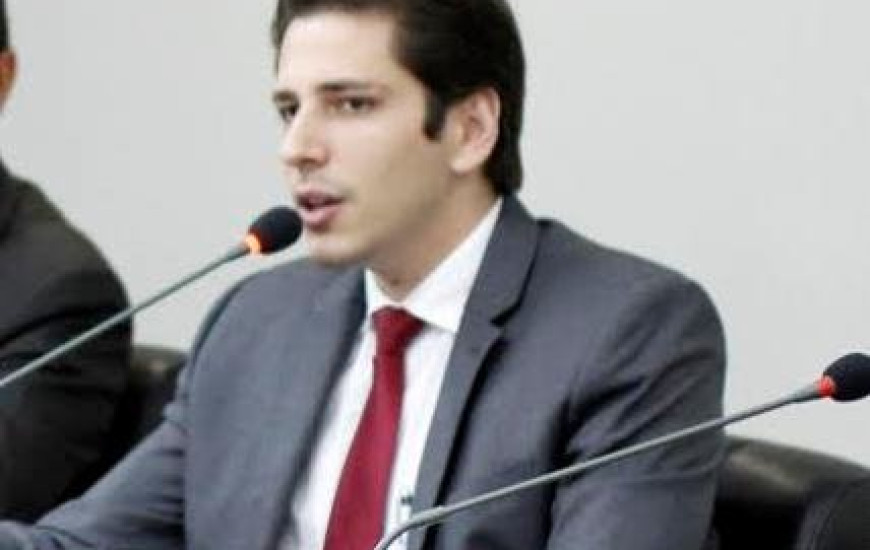 Olyntho defende análise de cobranças de cartórios