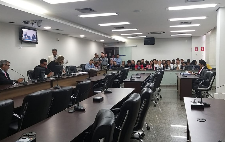 Faltou quórum para a leitura dos projetos pela manhã