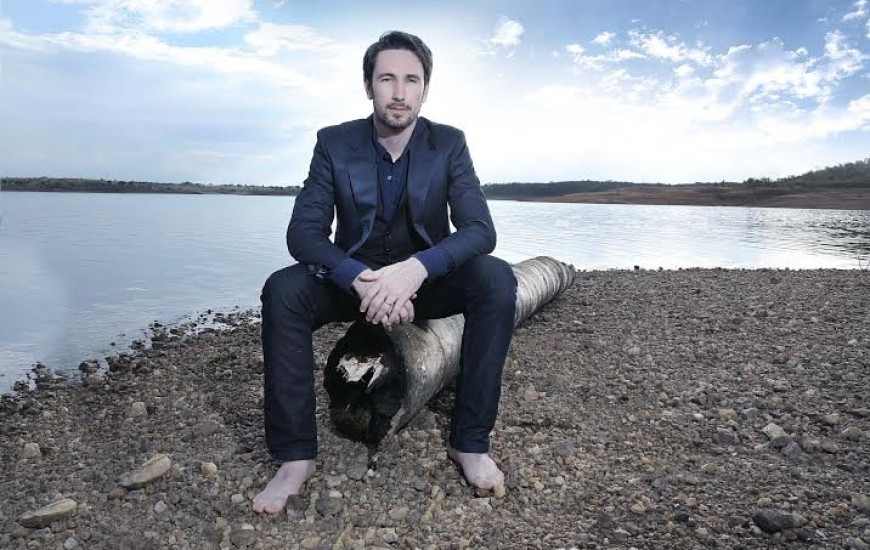 Cantor católico Tony Allysson