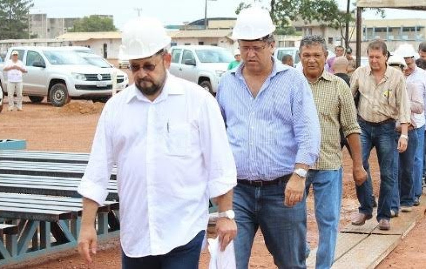 Miranda e Musafir vistoriam obras