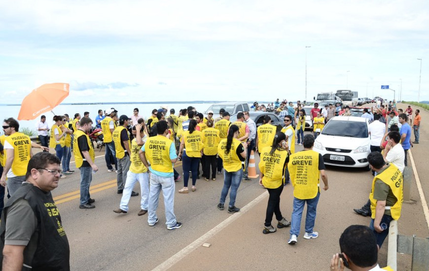 Grevistas fecharam a ponte FHC na 4ª feira