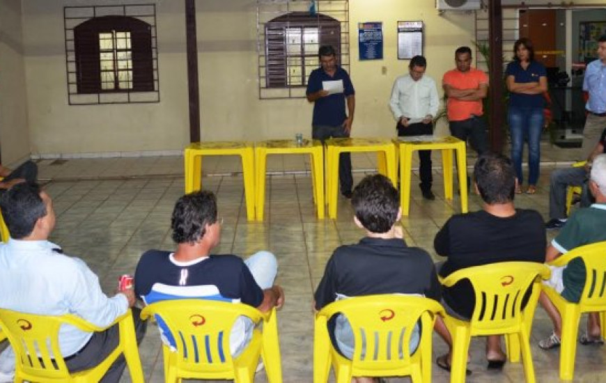 Bancários fizeram assembleia ontem