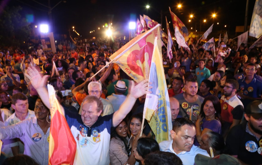 Comício foi realizado na Avenida TNS-02, no Taquari, em Palmas