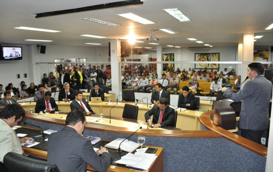 Vereadores podem ter sessão ainda hoje