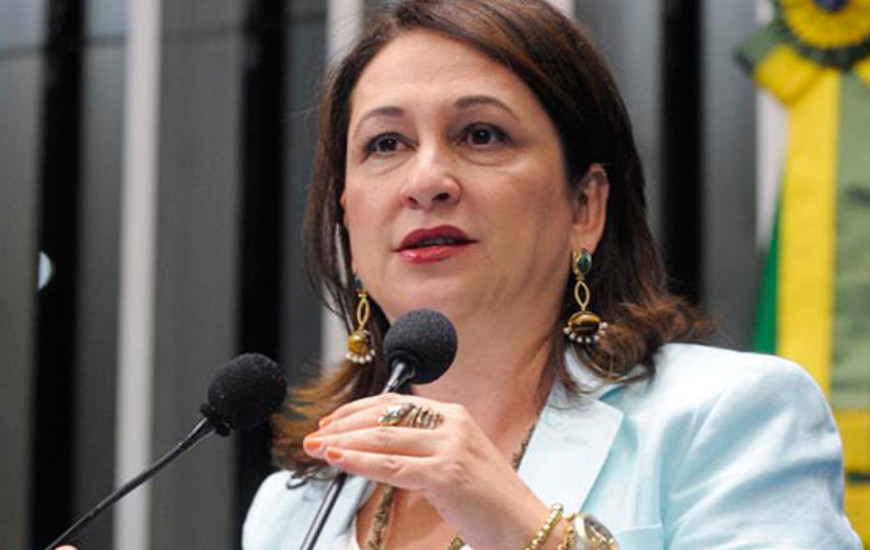 Senadora afirma que estará no Congresso vigilante no cumprimento da Constituição