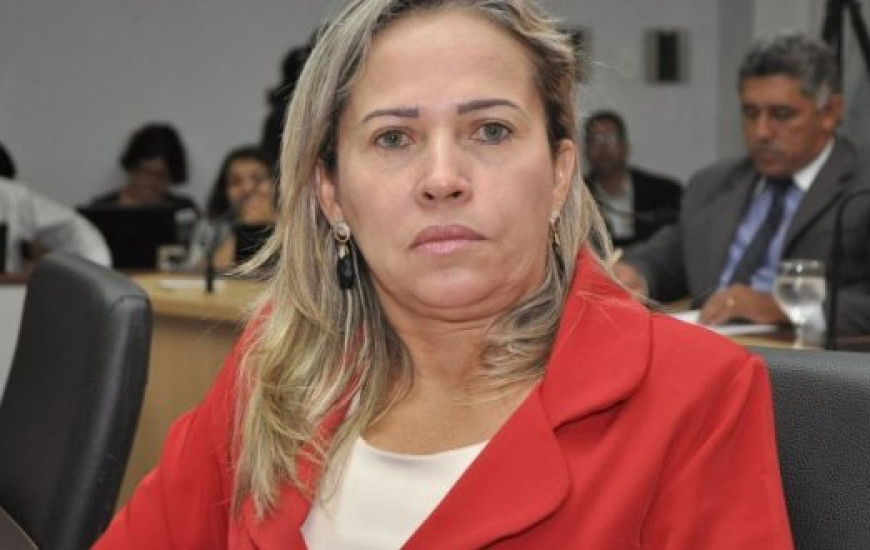 Vânia passa bem e repousa na casa de familiares