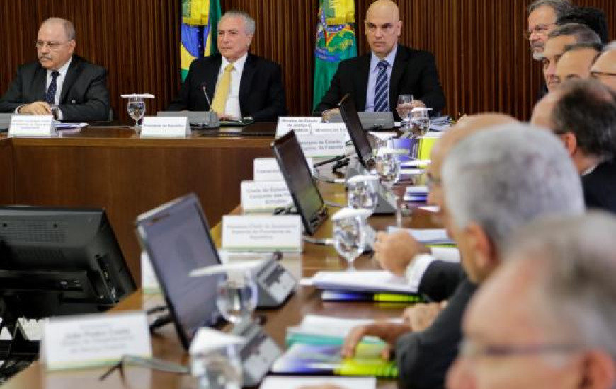 Anúncio foi feito após reunião entre Temer e autoridades da segurança