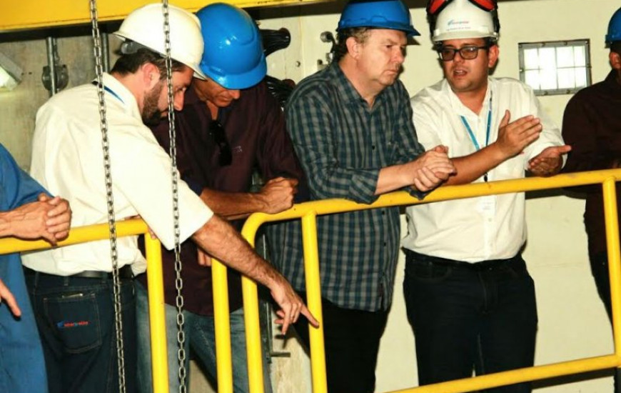 Deputado visita empresa em Peixe