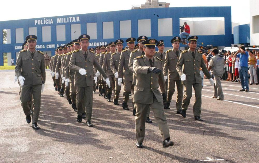 O concurso oferece 1000 vagas para soldado e 40 vagas para CFO