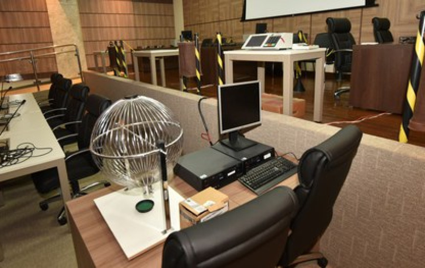 O sorteio acontece no auditório do Tribunal
