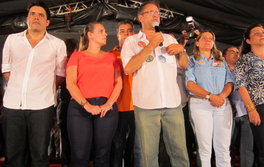 Miranda em comício nas Arnos