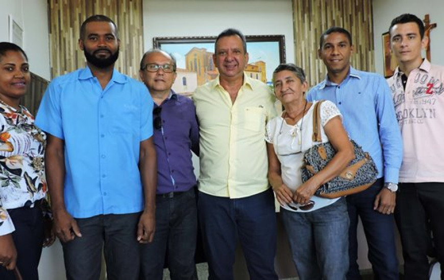 Lideranças se reúnem com Toinho e em seguida têm audiência com governador