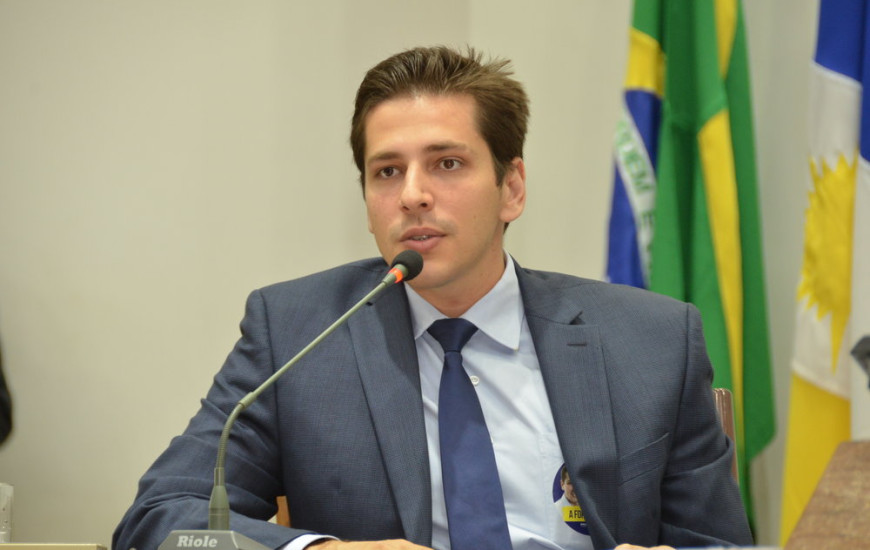 Deputado estadual Olyntho Neto