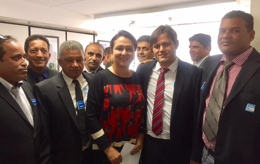 Kátia recebe prefeitos