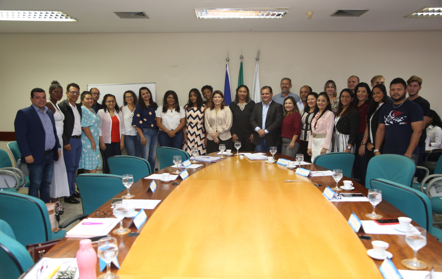 Educação dá posse aos 24 conselheiros, entre titulares e suplentes