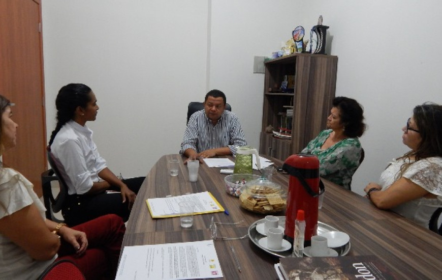 Assinatura aconteceu na sede do PTB