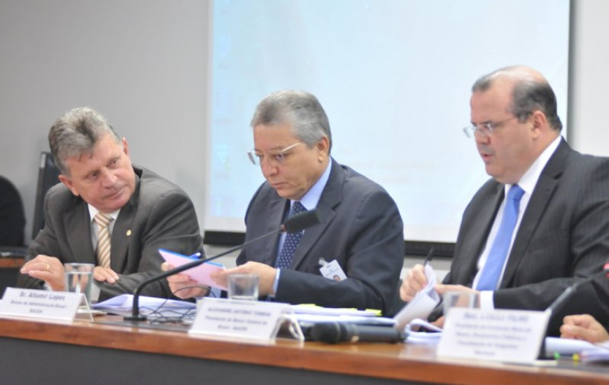 Agnolin em comissão