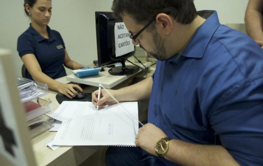 Hugo Magalhães assina compromisso