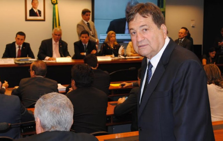 Halum deixa plenário revoltado